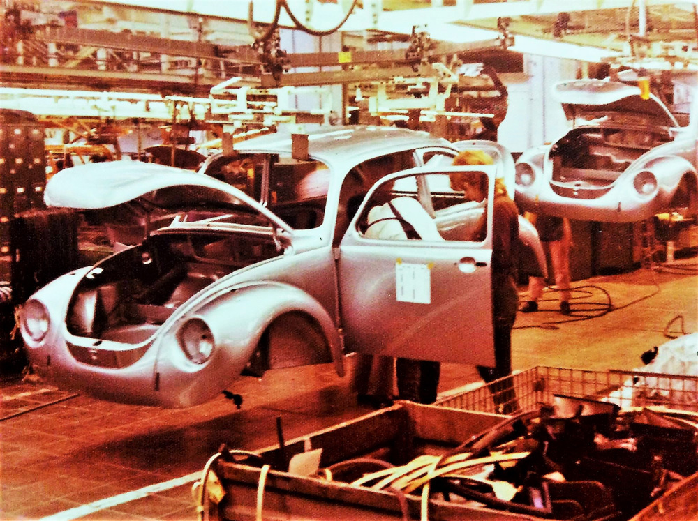 On the VW 1303 body fitting out and trim line at Wolfsburg in March 1973