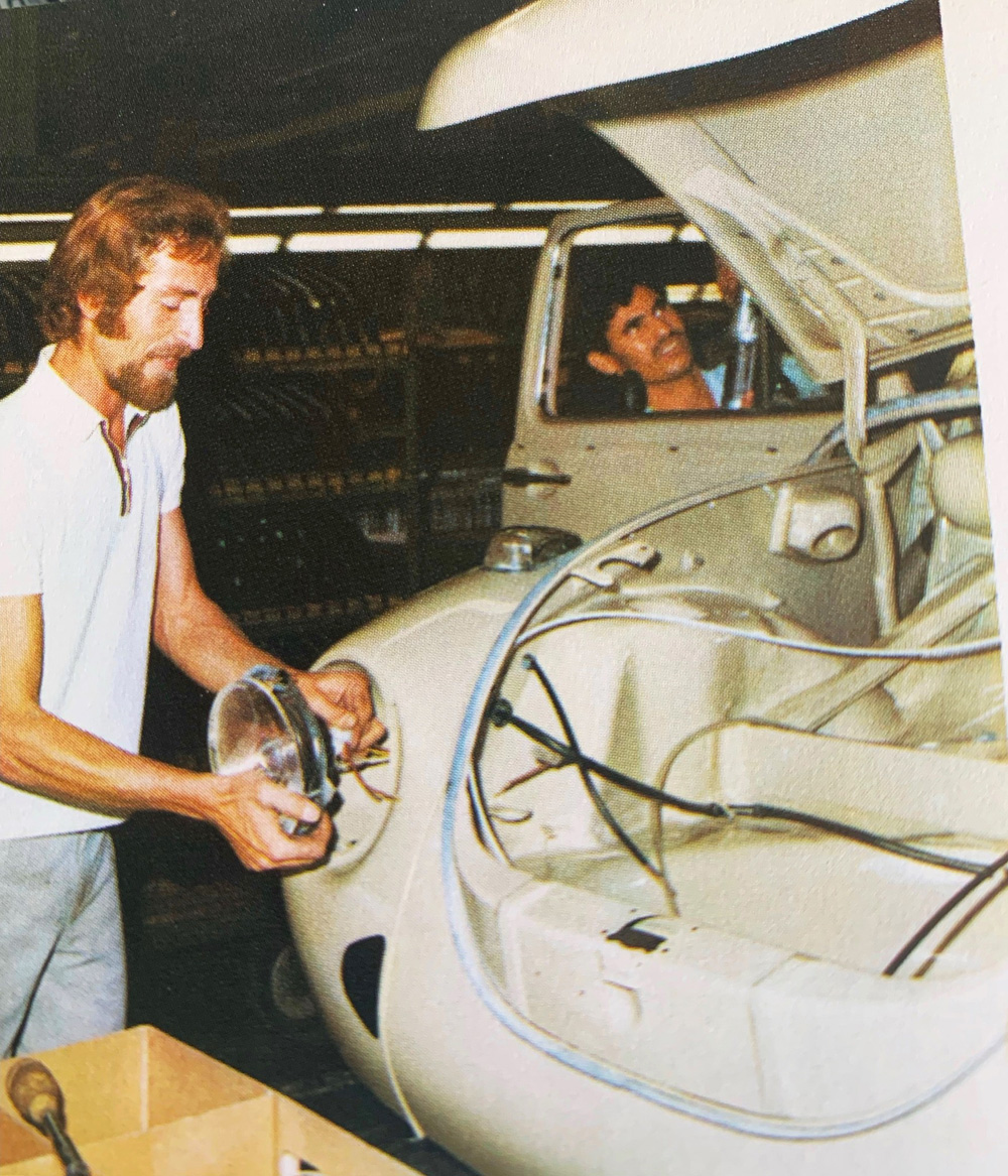 1303 Super Beetle headlamp installation