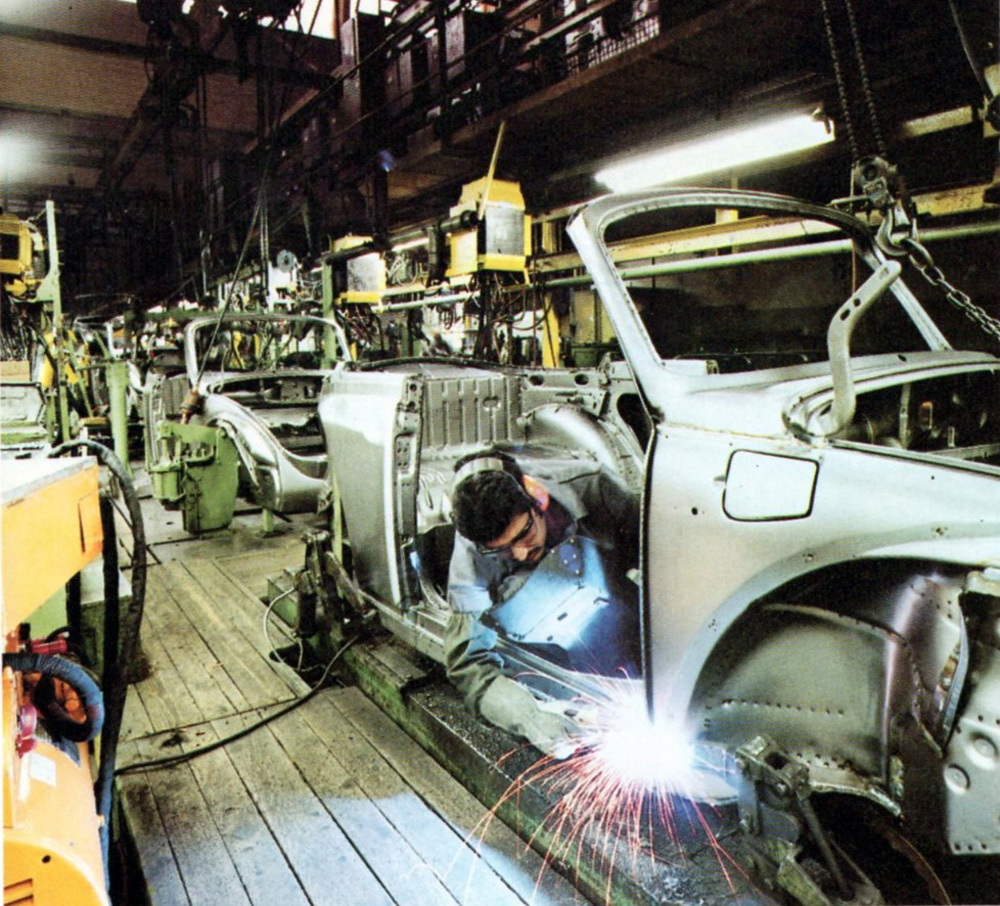 Super Beetle Cabriolet on the assembly line