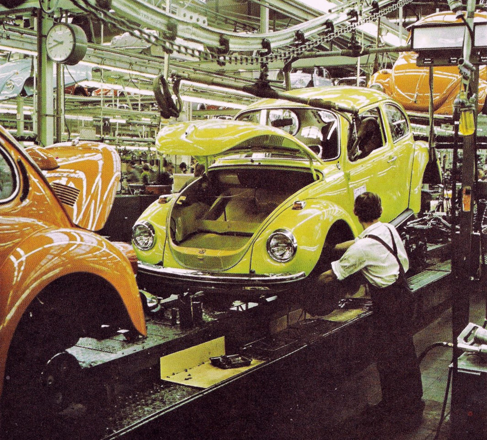 VW Komfort Kafer on display